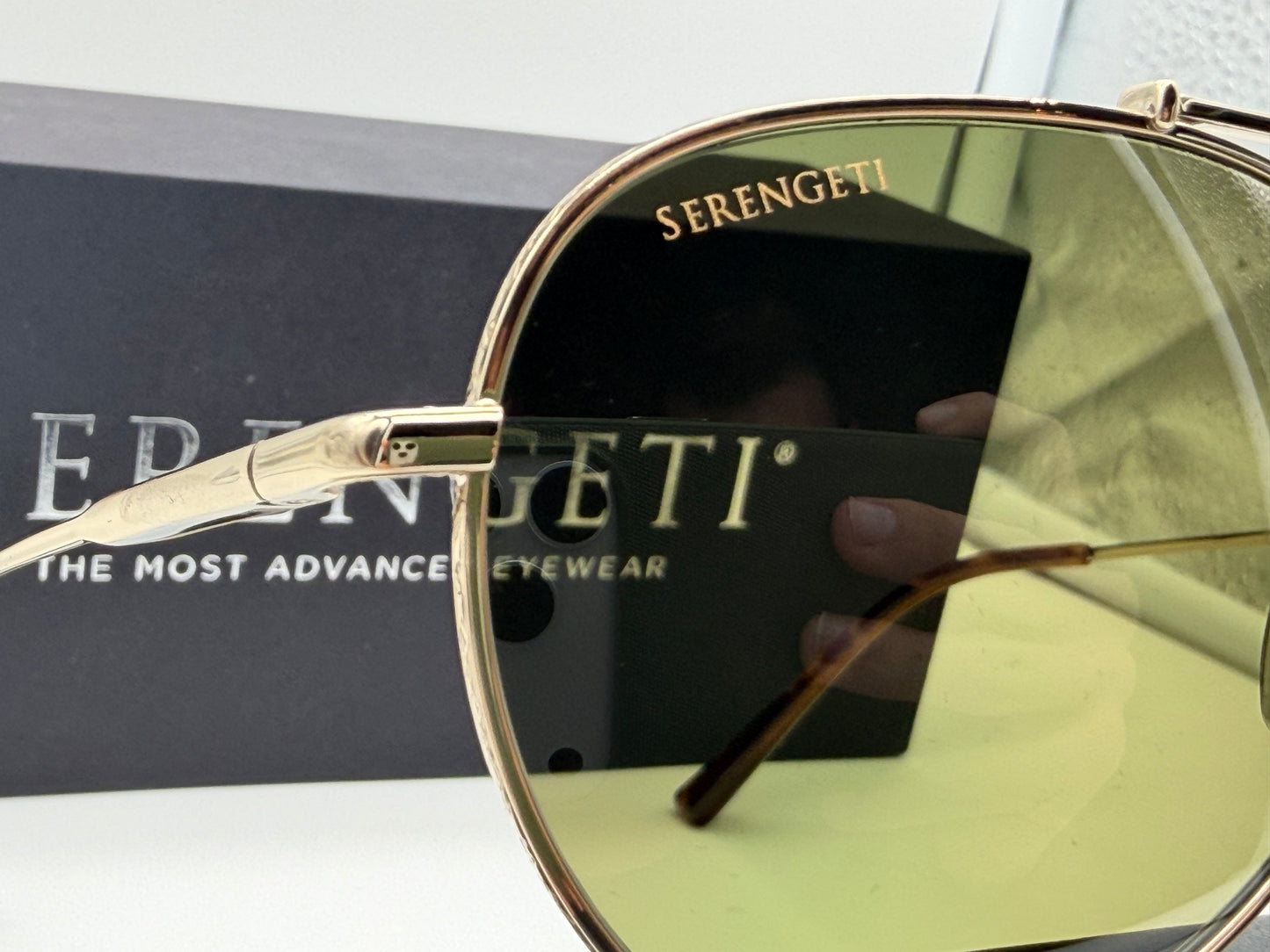 Serengeti Pete 58mm SS 599005 Polarized 555nm Photochromic Lens  Shiny Light Gold / Shiny Havana Tips Italy NEW
