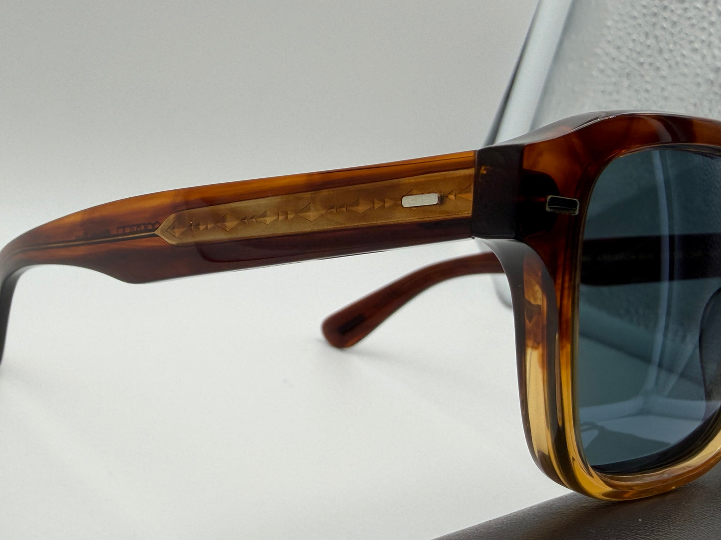 Oliver Peoples Errisson 51mm OV 5562SU  lDark Amber Gradient / Regal Blue 1754W5 Japan