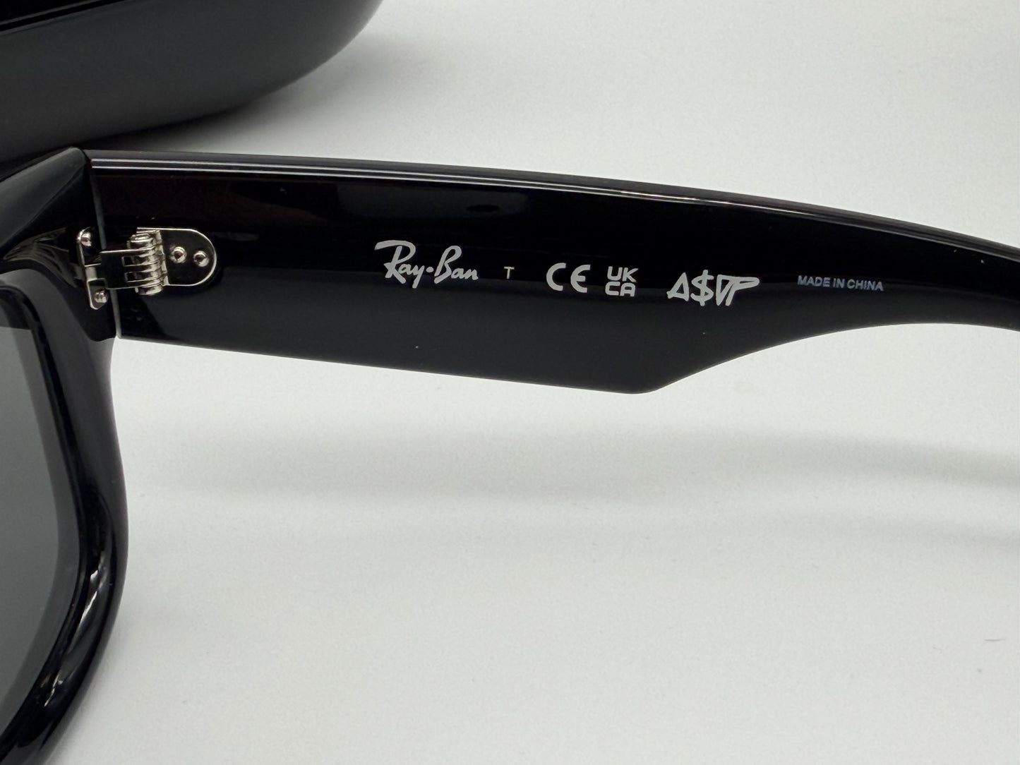 Ray-Ban Wayfarer Puffer 47mm Black w Strass / Dark Gray RB 4940B 68487 NEW