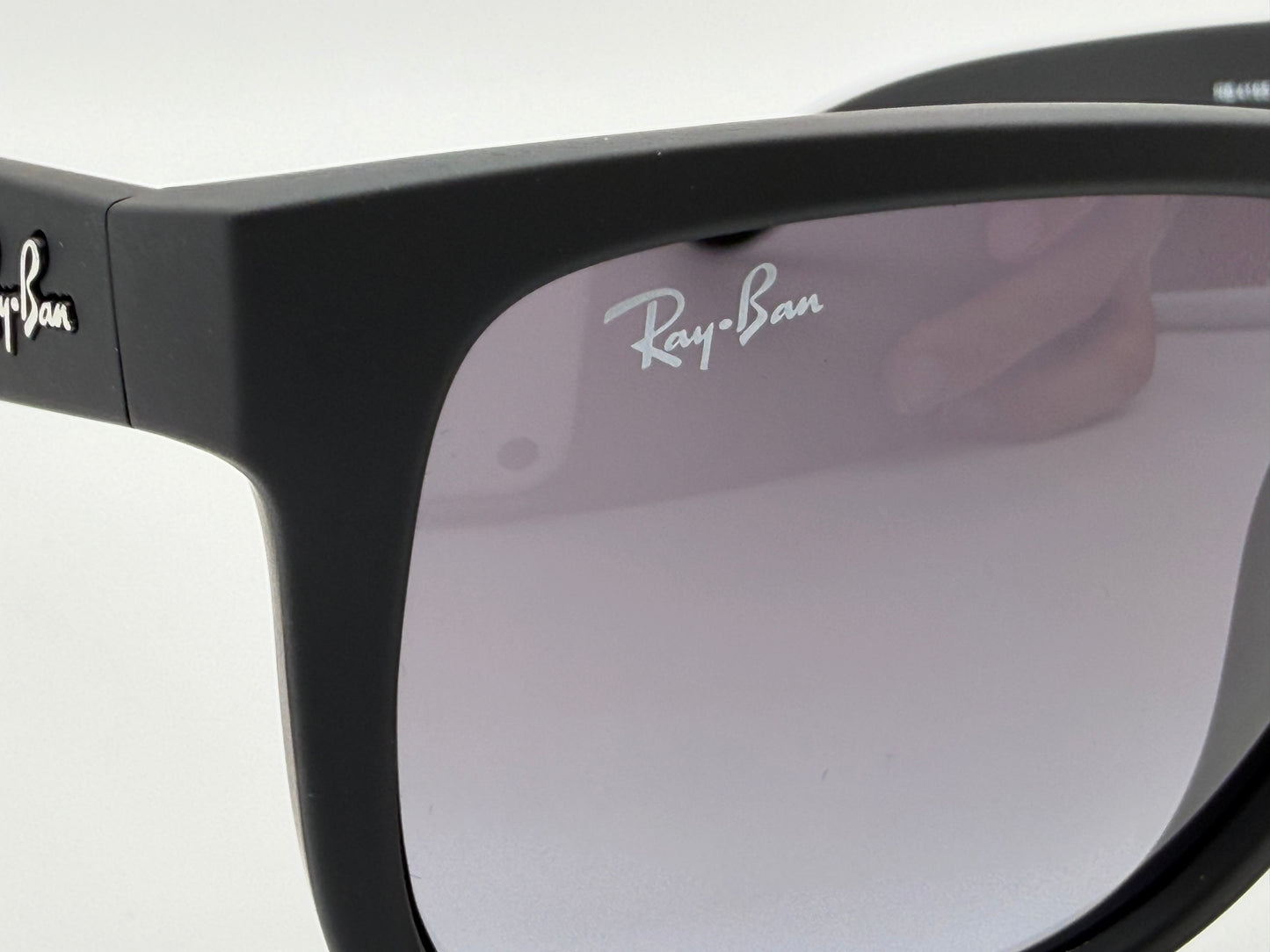Ray-Ban Justin 54mm Rubber Black / Light Gray Gradient Dark Gray RB 4165 601 / 8G NEW