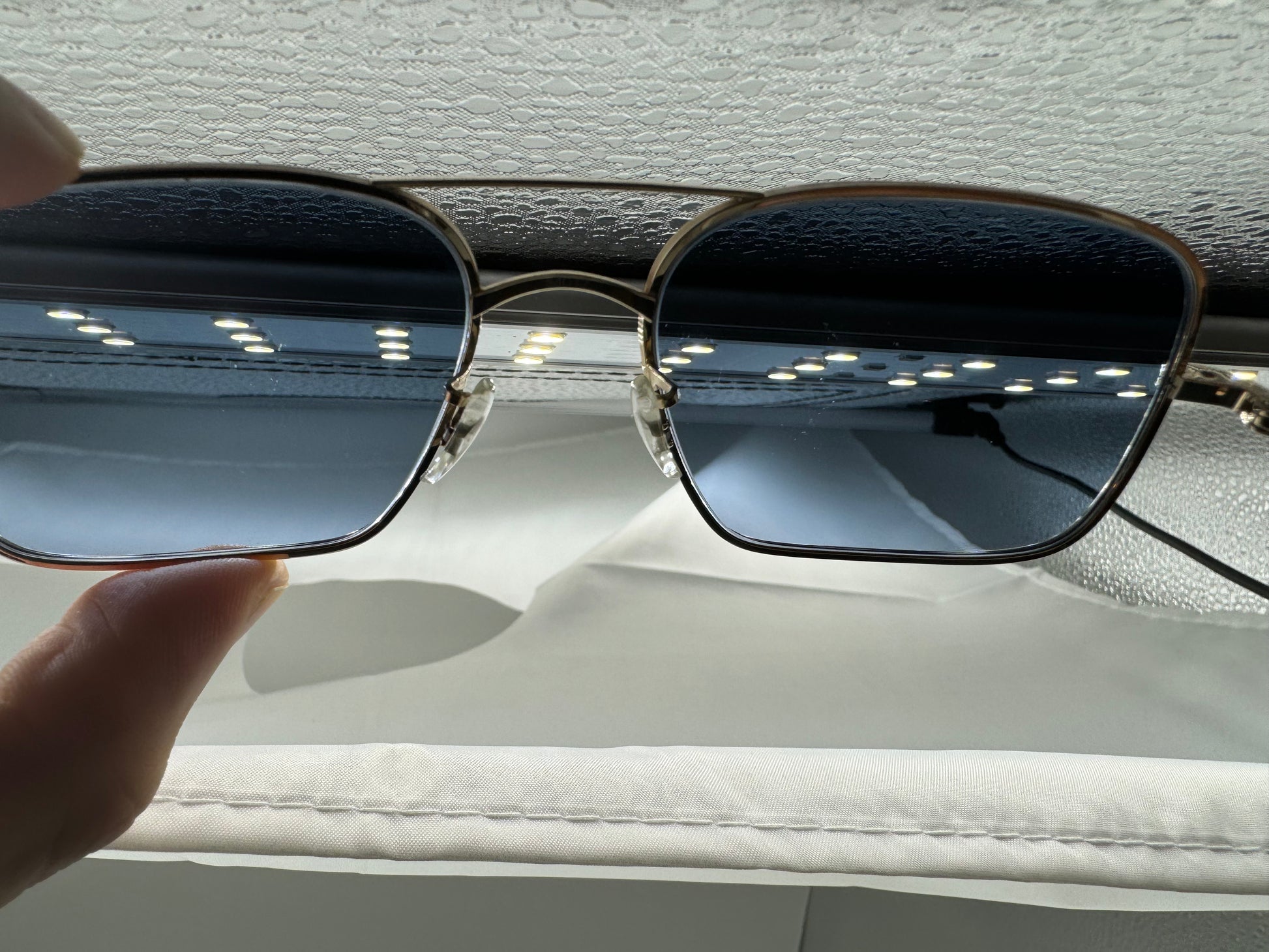 Oliver Peoples × THE ROW VICTORY LA 54mm Gold Blue Gradient Oliver Peoples × THE ROW VICTORY LA 54mm Gold Blue Gradient