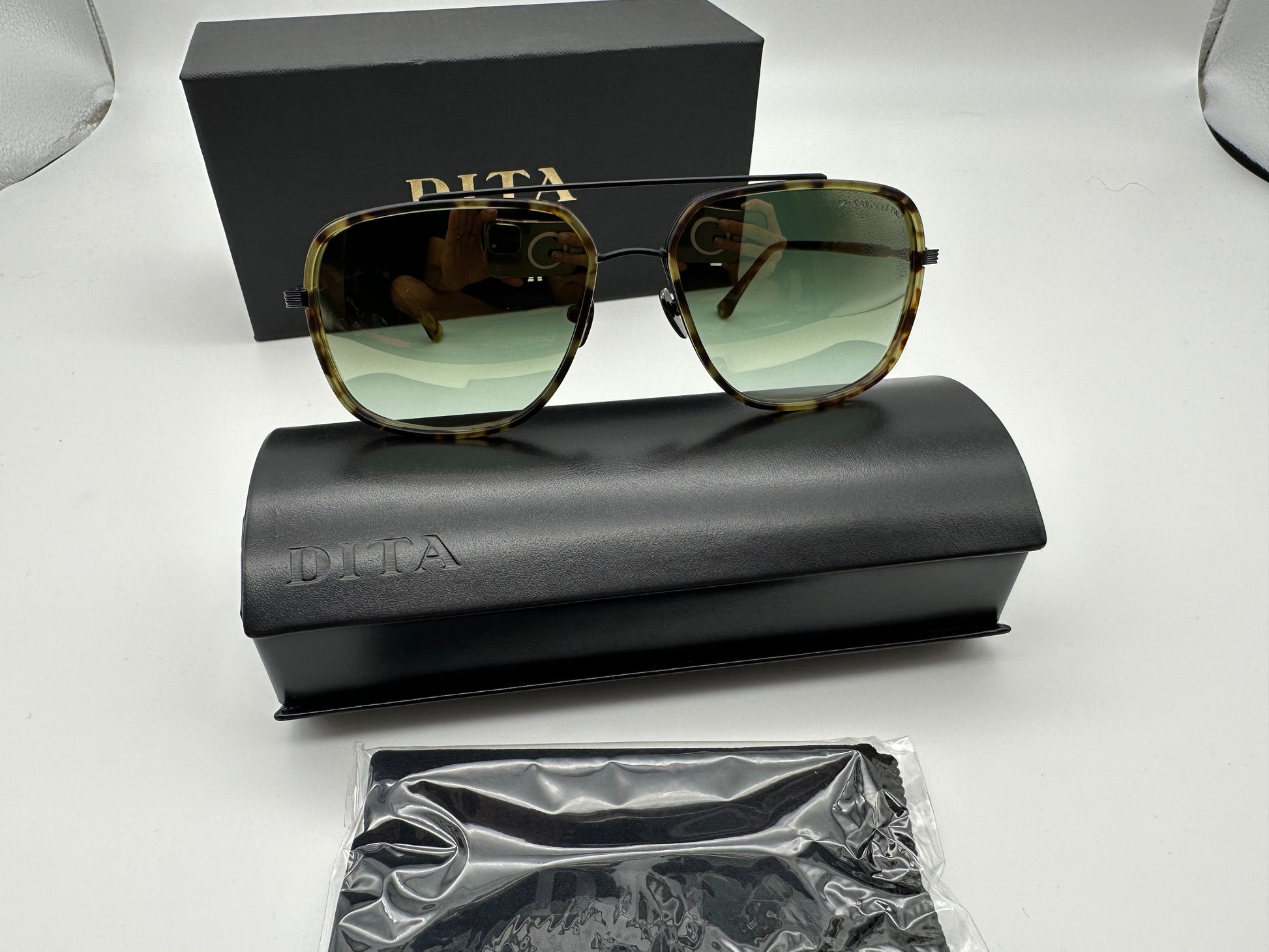 DITA AVOCET-TWO Aviator 58mm 21009-C-TKT-BLK NEW – Shade Review Store DITA AVOCET-TWO Aviator 58mm 21009-C-TKT-BLK NEW – Shade Review Store