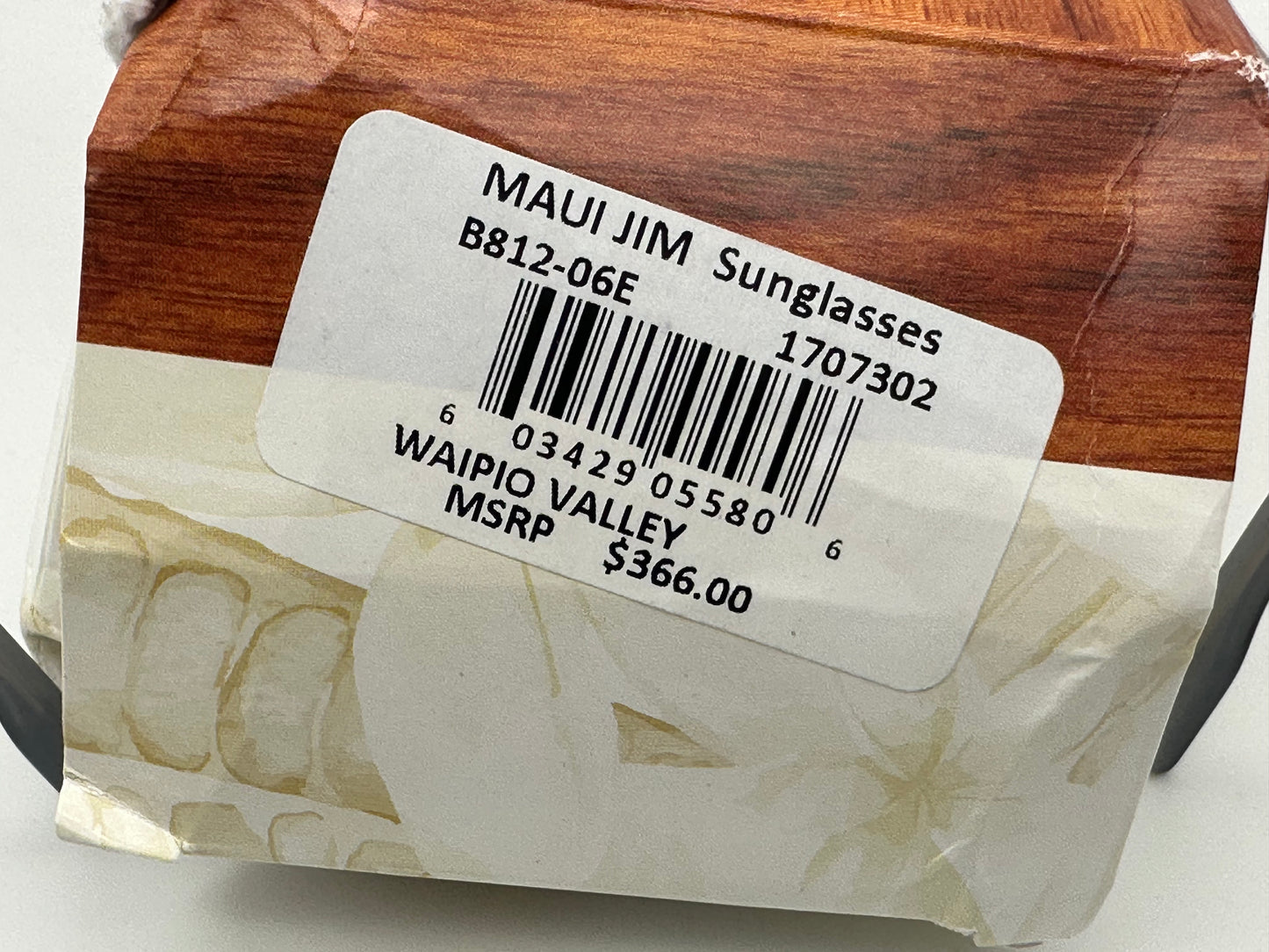 Maui Jim WAIPIO VALLEY 56.5mm Gray Blue Hawaii Open Box