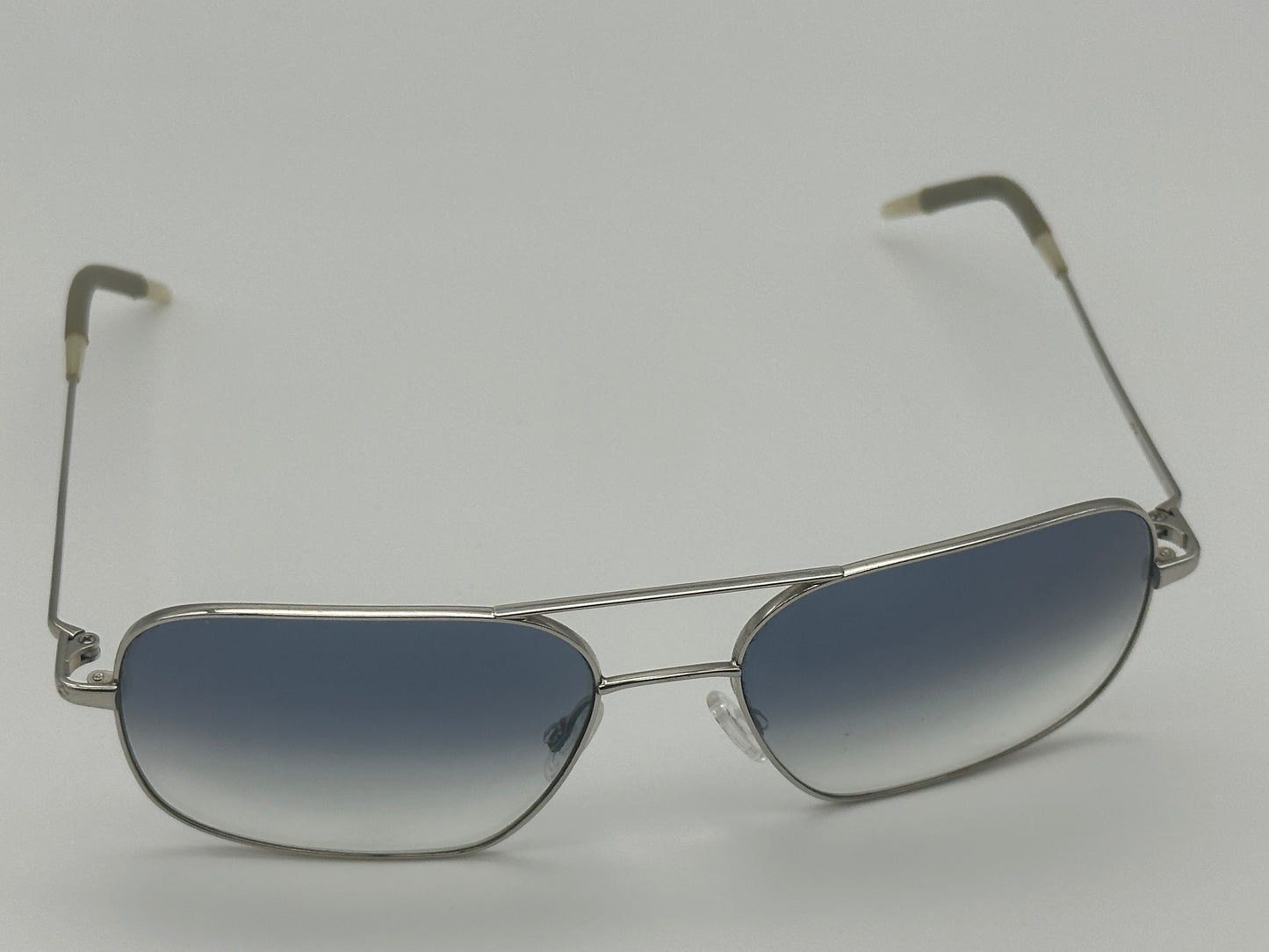 Oliver Peoples Victory 58 VFX SilverPhotochromic Blue Clear Gradient Preowned