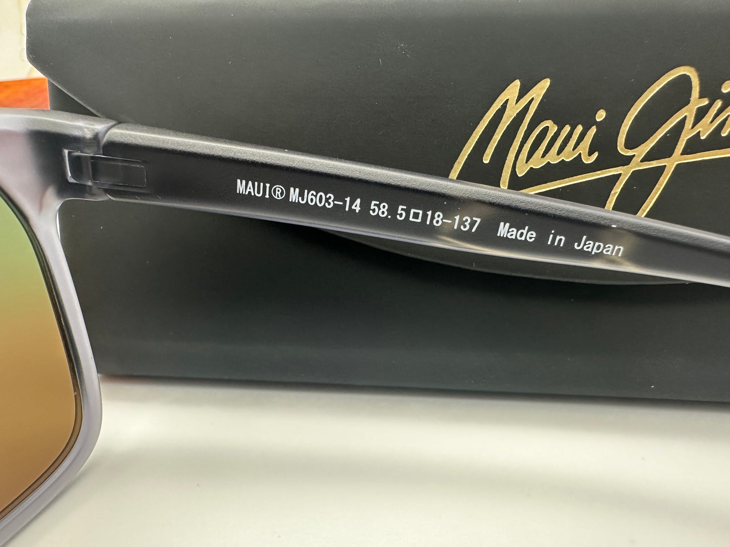 Maui Jim Pailolo 58.5mm Translucent Matte Grey / HAWAII LAVA NEW
