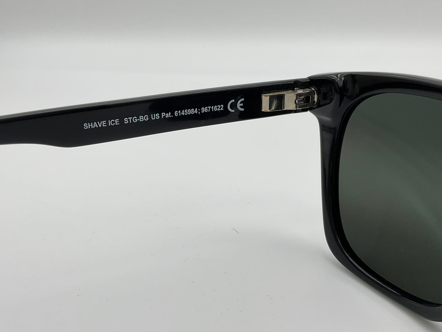 Maui Jim SHAVE ICE 533-02 Gloss Black 52mm Sunglasses Polarized Gray Glass Lenses