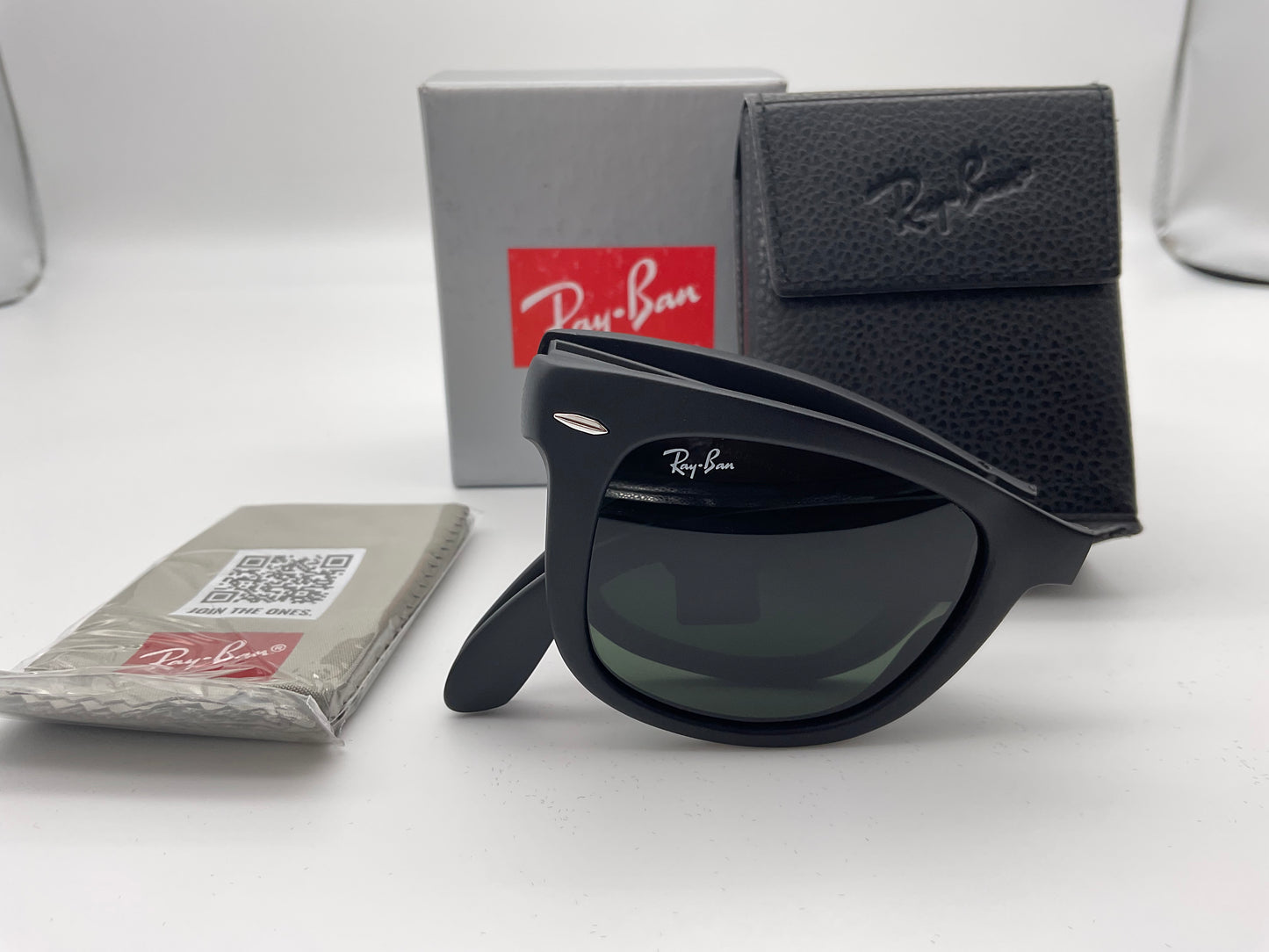 Ray-Ban Folding Wayfarer 50mm Matte Black Frame Sunglasses RB4105 601-s  made in Italy