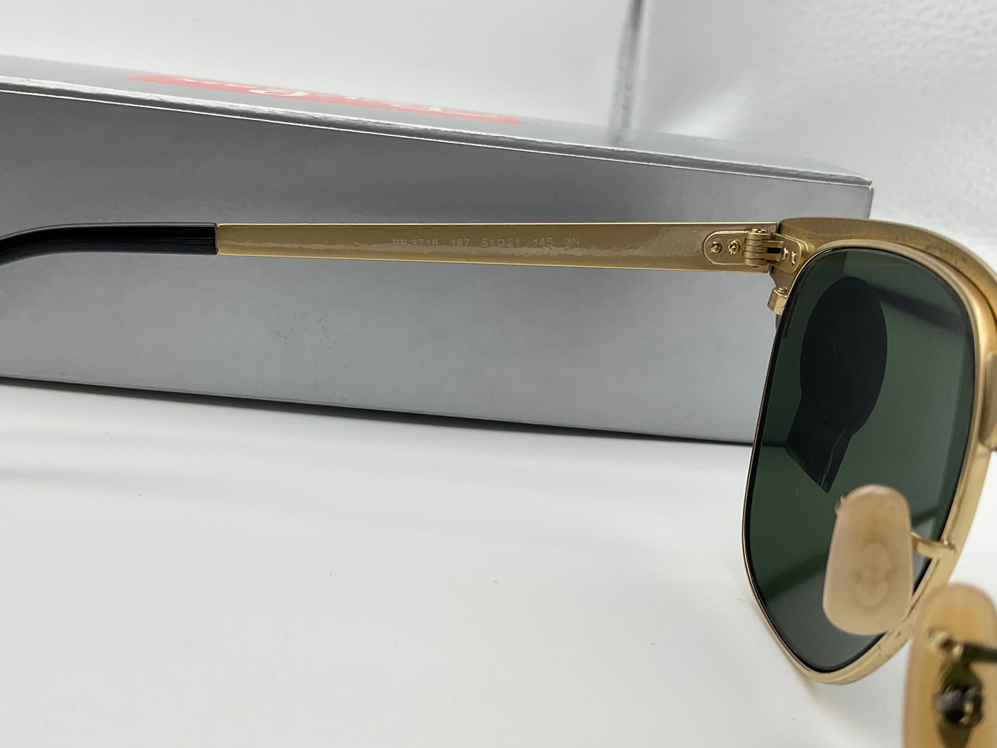 Ray-Ban Clubmaster 51mm Metal Green Lens Black Gold Frame Sunglasses RB3716 187 51
