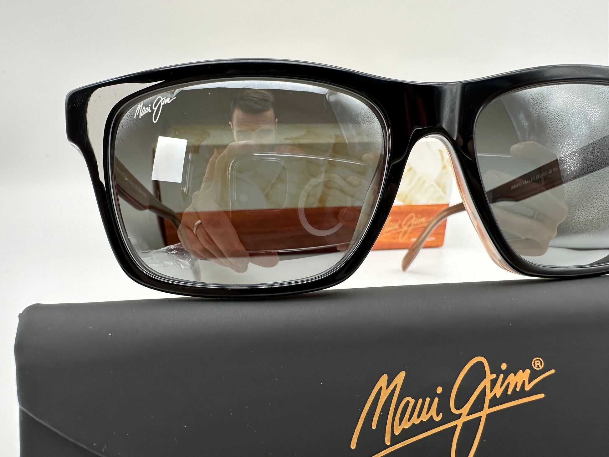 MAUI JIM WAIPIO VALLEY 56mm 812-27D BLACK GREY TAN HORN/NEUTRAL MAUI JIM WAIPIO VALLEY 56mm 812-27D BLACK GREY TAN HORN/NEUTRAL