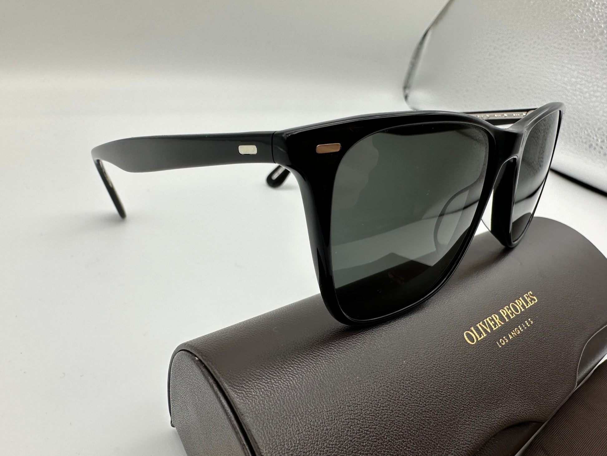 Oliver Peoples Ollis Sun OV 5437SU Sunglasses Black Midnight Oliver Peoples Ollis Sun OV 5437SU Sunglasses Black Midnight