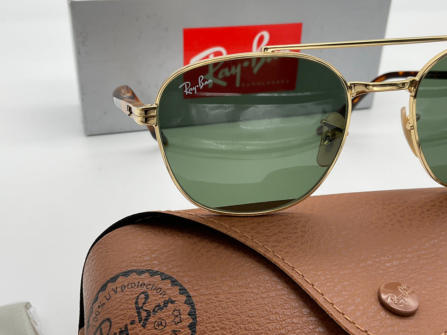 RAY BAN RB 3688 001/31 52mm Arista Gold / Green Gradient Sunglasses