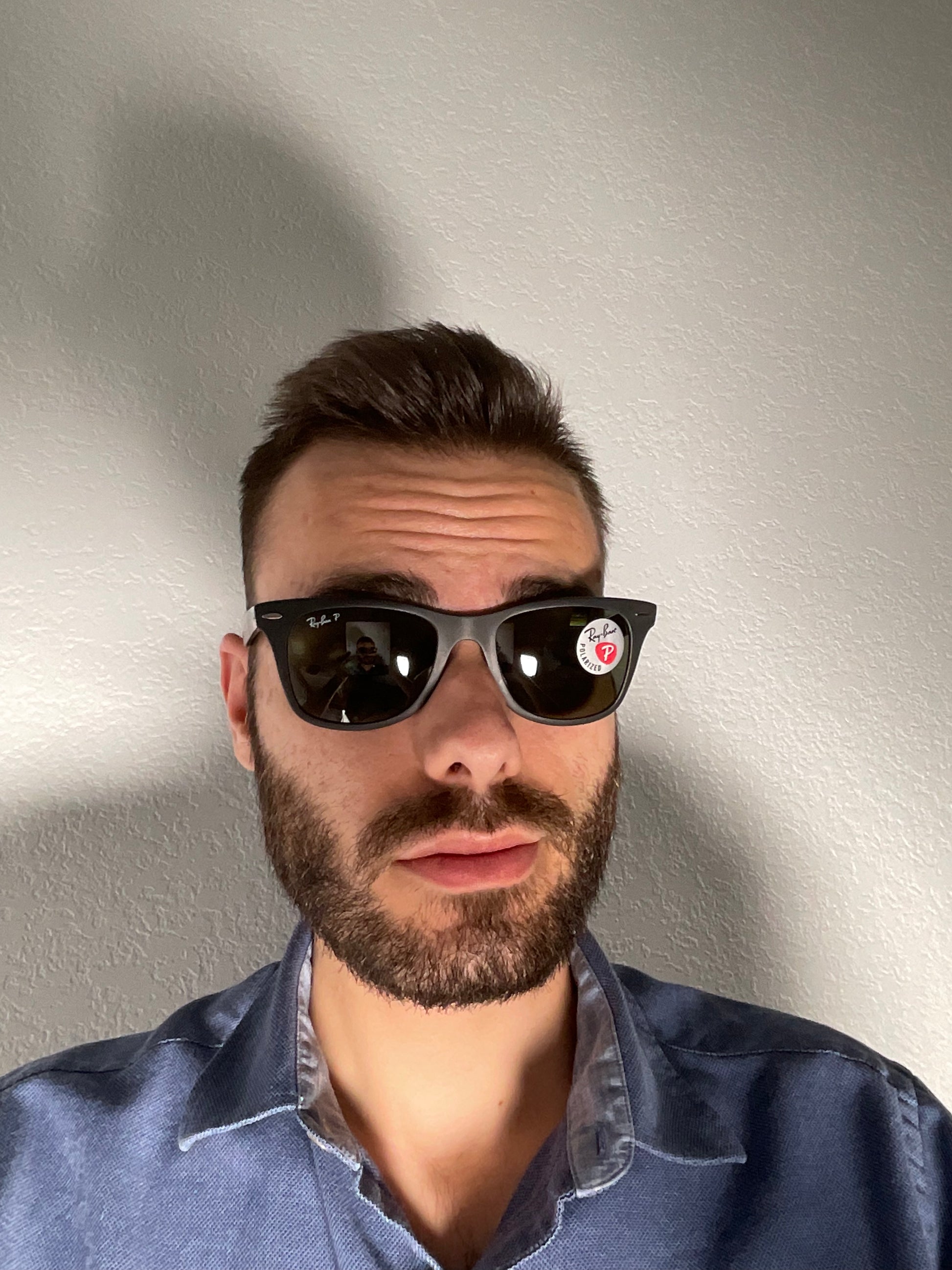 Ray Ban RB4195 Wayfarer Liteforce 52mm 601S9A Black Frame w Green Pol Shade Review Store