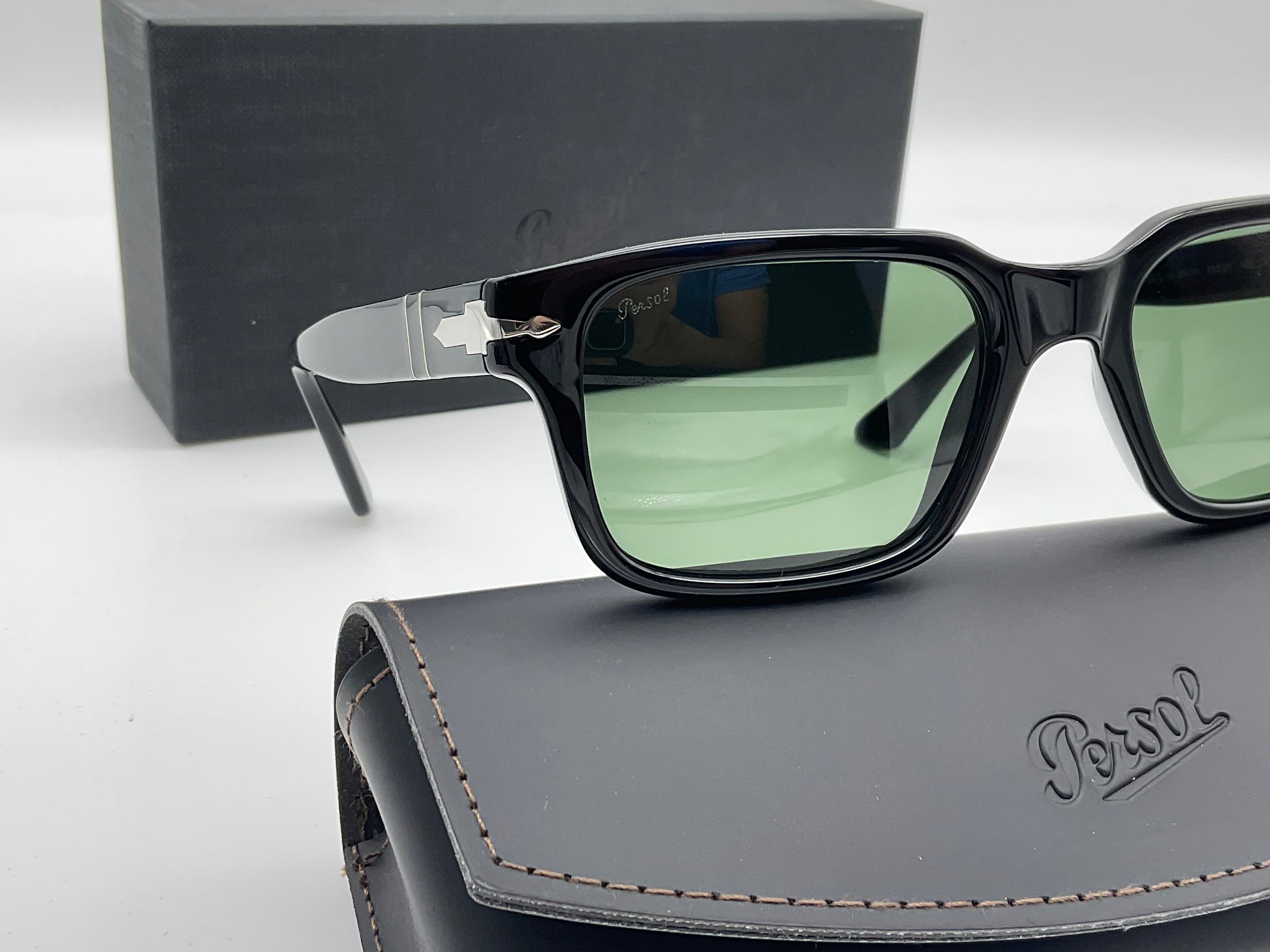 Persol Occhiali da Sole PO 3286S Black/Green 51/19/140 unisex Persol Occhiali da Sole PO 3286S Black/Green 51/19/140 unisex