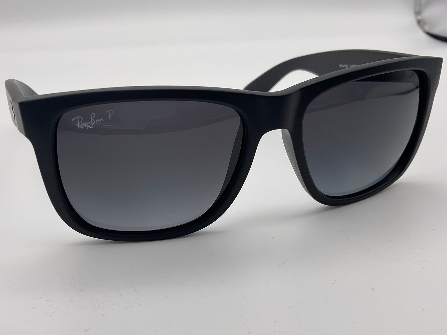 Ray Ban Justin RB4165 54mm 622/T3 Matte Black Grey Gradient Polarized Lens Sunglasses