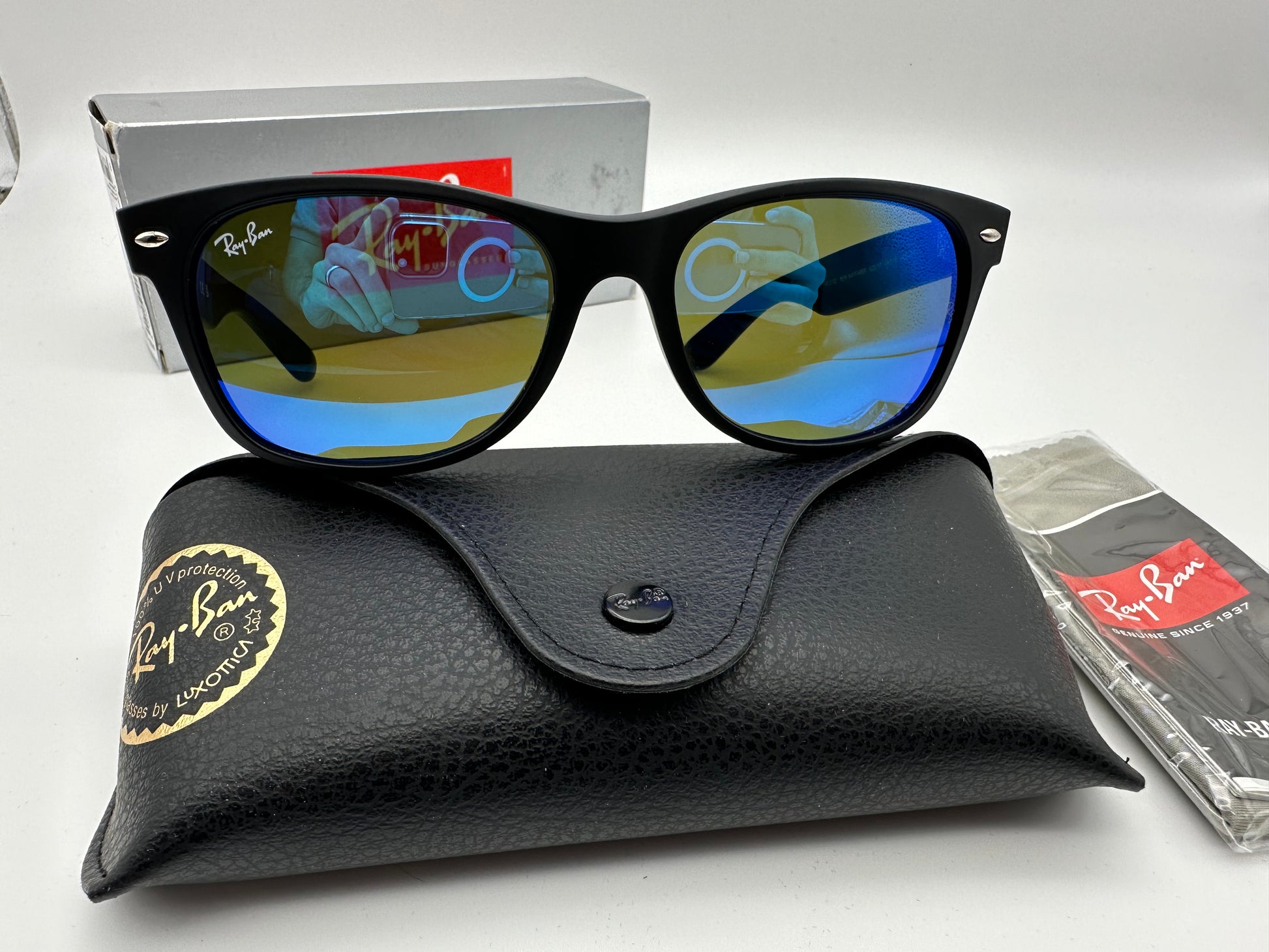 Ray-Ban New Wayfarer 55mm Rubber Black/ Gray Blue Mirror RB2132