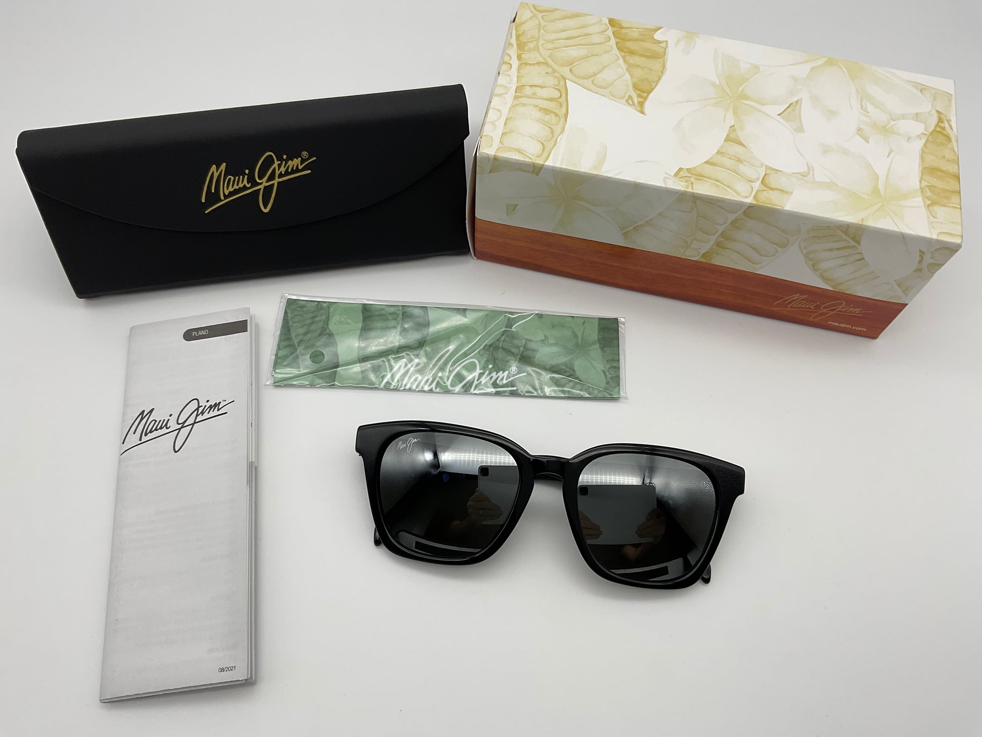 Maui Jim SHAVE ICE 533-02 Gloss Black 52mm Sunglasses Maui Jim SHAVE ICE 533-02 Gloss Black 52mm Sunglasses