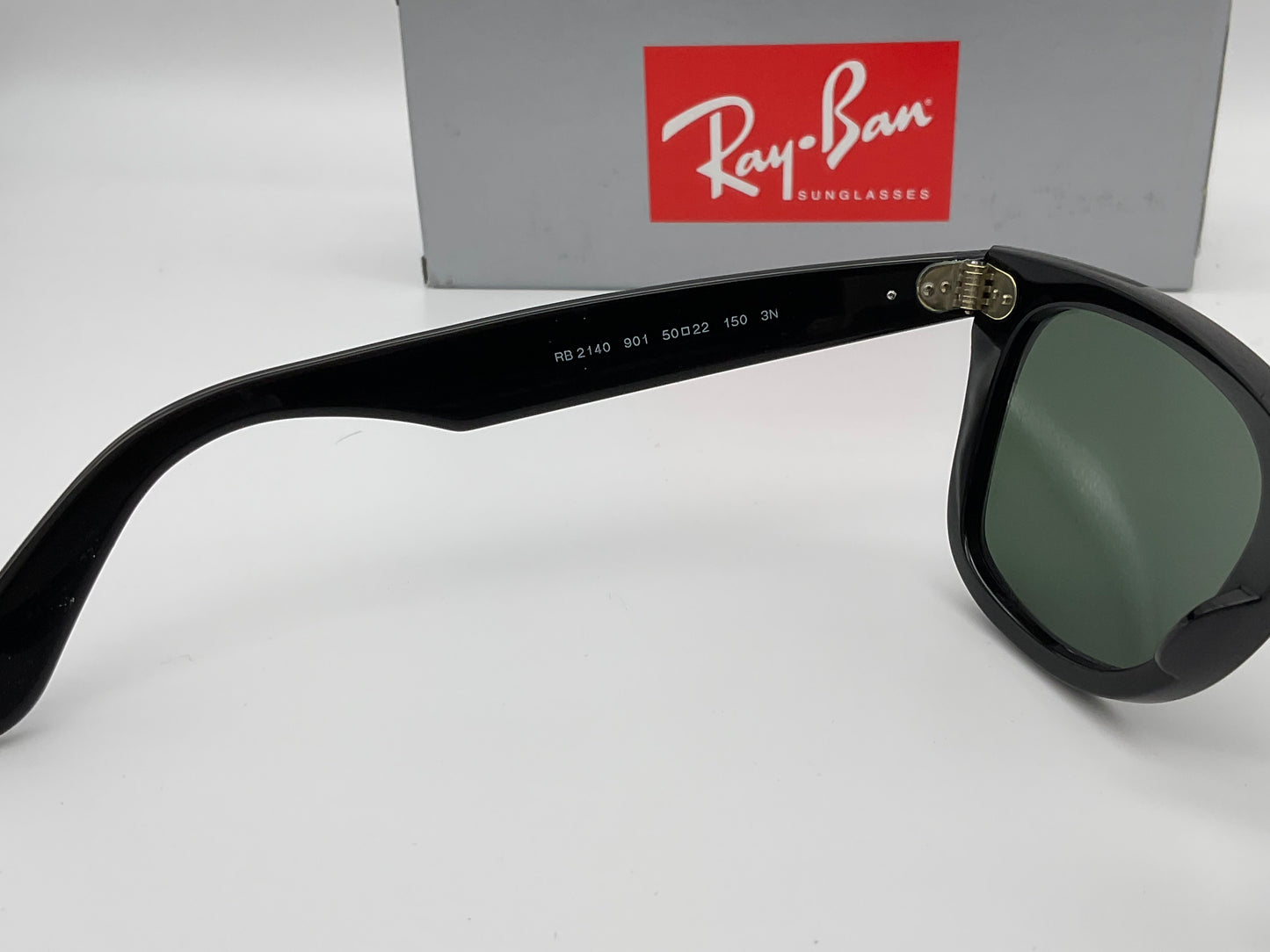 Ray Ban Original Wayfarer 50mm Glossy Black G15 Green Glass Lenses RB2140 901