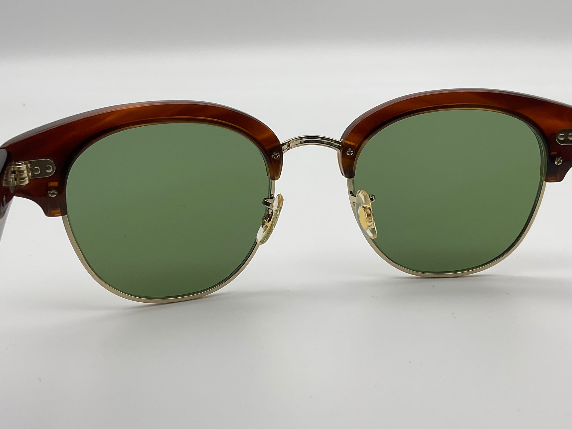 Oliver Peoples Cary Grant 2 Sun con montatura Bark bordeaux e lenti Oliver Peoples Cary Grant 2 Sun con montatura Bark bordeaux e lenti